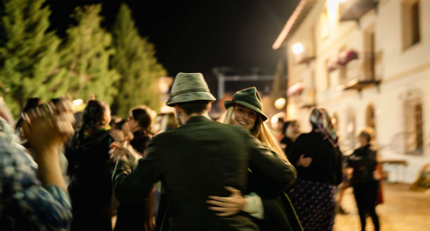 Serata Danzante con l'orchestra Ionela Band
