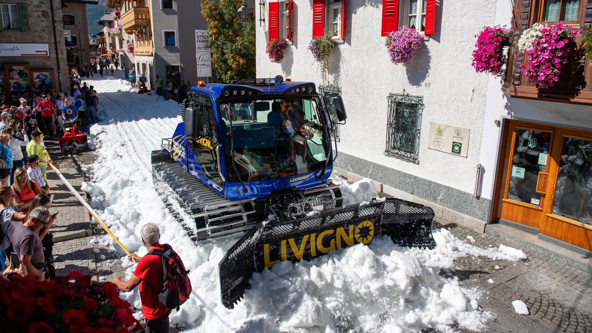 https://3506980.fs1.hubspotusercontent-na1.net/hubfs/3506980/livigno-2023/snowfarm/fascia-eventi-estate.jpg